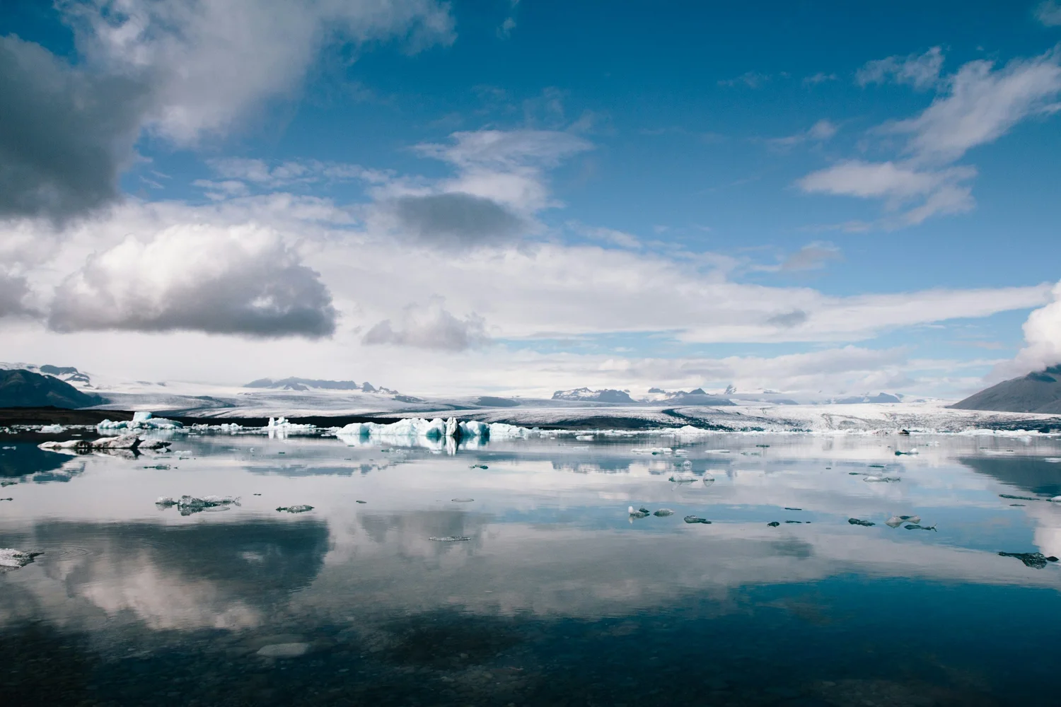 Jökulsárlón Glacier Lagoon and Diamond Beach, Iceland elopement location